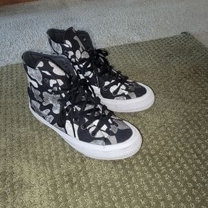 🔥Black and Grey Chuck Taylor Converse